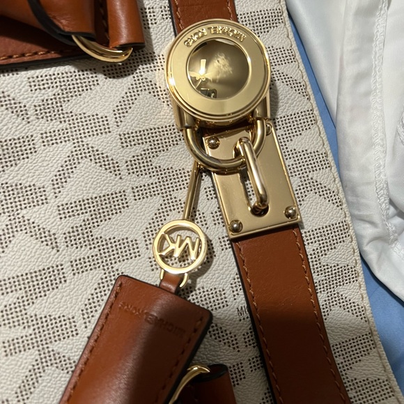 original Michael Kors Hamilton large logo tote bag cream/vanilla. one size - Picture 4 of 5